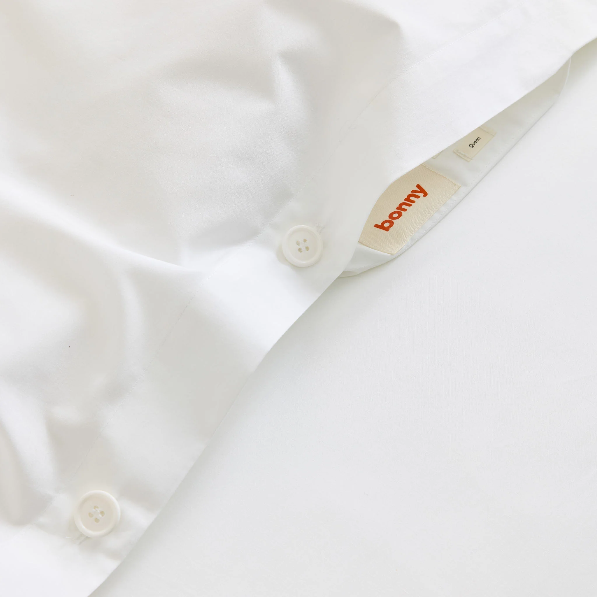 Bed Sheets in Bright White - Image 4